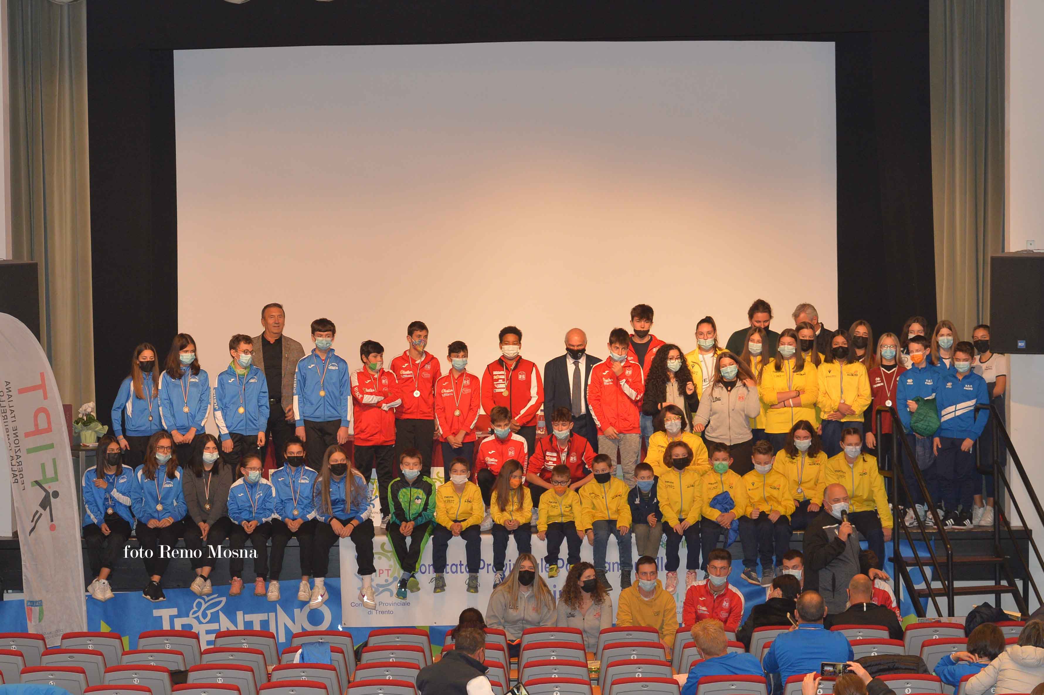 PREMIAZIONI SQUADRE foto MOSNA 5766