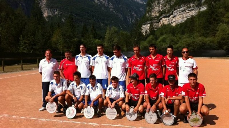 le squadre malavicina in bianco e callianetto in rosso